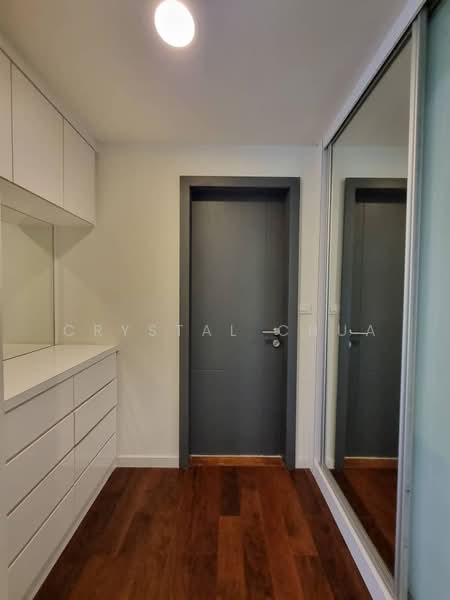 Rumah Teres untuk Disewa di Desa Parkcity (Kuala Lumpur) - Crystal Chua - Walking wardrobe - PropertyGuru.com.my