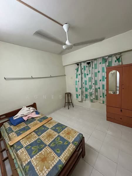 Apartment for Sale at Taman Pekaka Block 31 - Agnes Khoo - Bedroom - PropertyGuru.com.my