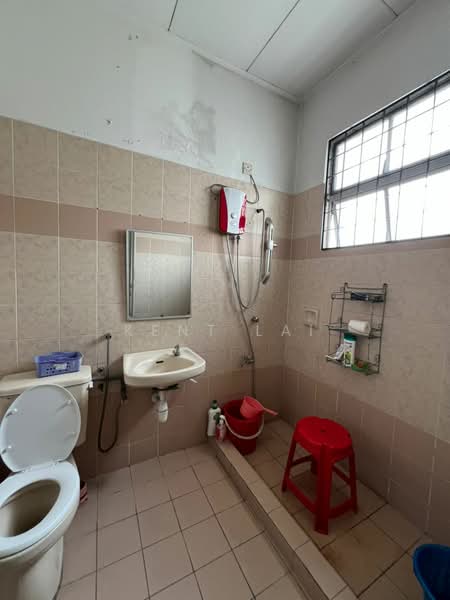 2-storey Terraced House for Sale in Usj 11 (Subang Jaya) - Kent Lai - Bathroom - PropertyGuru.com.my