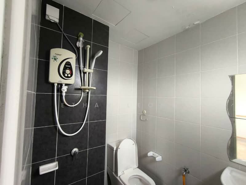 Pangsapuri untuk Disewa di D'Cerrum Apartment - Ethan Leong - Bathroom - PropertyGuru.com.my