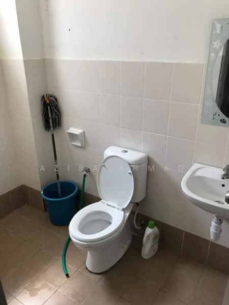 2-storey Terraced House for Sale in Bandar Baru Bangi (Selangor) - Azira Ahmad - Bathroom - PropertyGuru.com.my