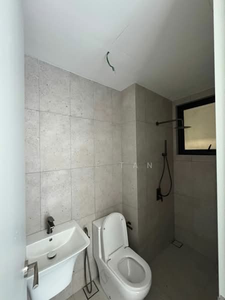 Condominium for Sale at EdgeWood Residences @ SkySanctuary - Joe Tan - Bathroom - PropertyGuru.com.my