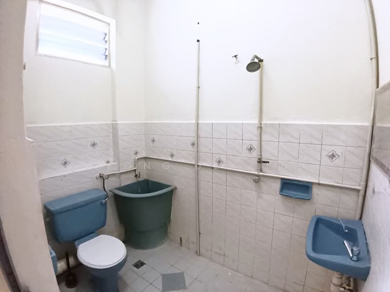 Apartment for Sale at Taman Sri Bunga - Leong Jekxin - Bathroom - PropertyGuru.com.my