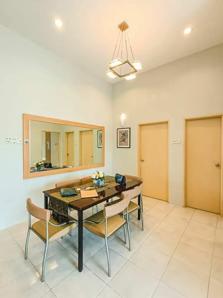Condominium for Rent at Bayswater Resort Condominium - Hoy Meng - Dining Room - PropertyGuru.com.my