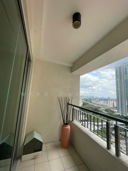 Kondominium untuk Disewa di Casa Tropicana - Wind Cheang - Balcony - PropertyGuru.com.my