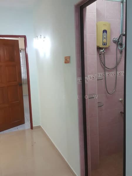 1-storey Terraced House for Sale in Kota Masai (Pasir Gudang) - Annie Low - Corridor - PropertyGuru.com.my