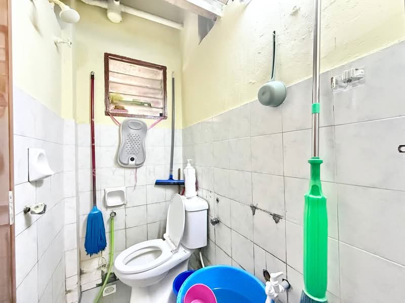 Pangsapuri untuk Dijual di Pangsapuri Putra Impian - Syahrim Naim - Bathroom - PropertyGuru.com.my