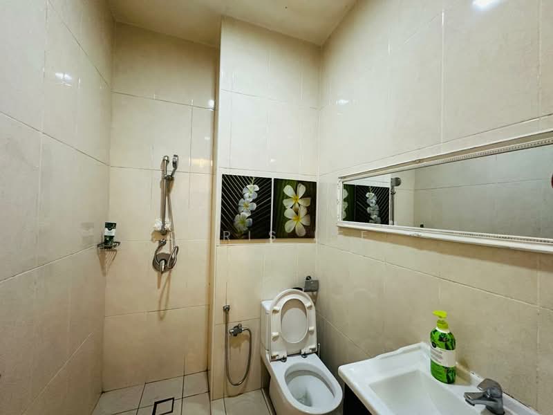 Semi-Detached House for Sale in Kuala Lumpur (Kuala Lumpur) - CHRIS LEE - Bathroom - PropertyGuru.com.my