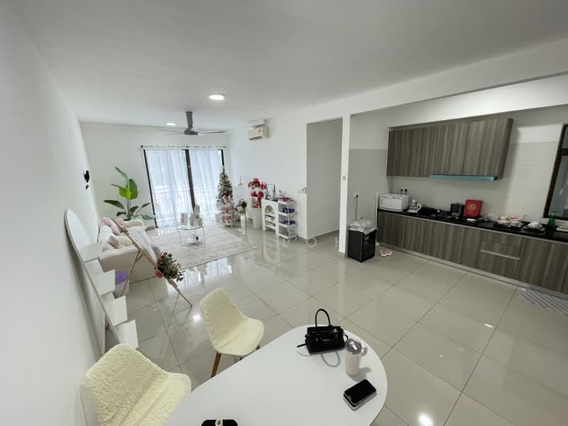 Kediaman Servis untuk Dijual di V-Residensi 5 - MY Loh - Living Room - PropertyGuru.com.my