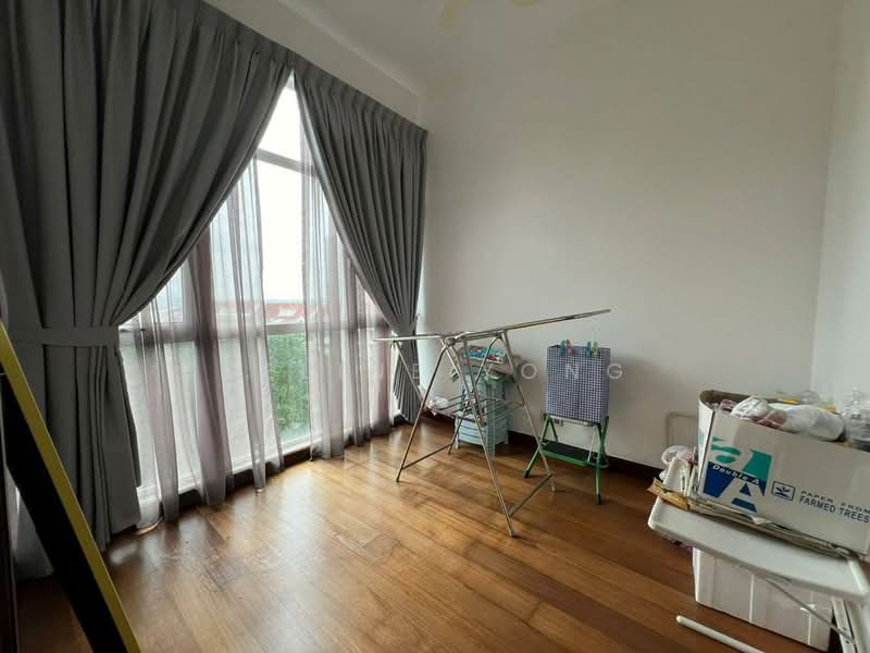 Service Residence for Sale at Paragon Residences @ Straits View - Celine Yong - Balcony - PropertyGuru.com.my