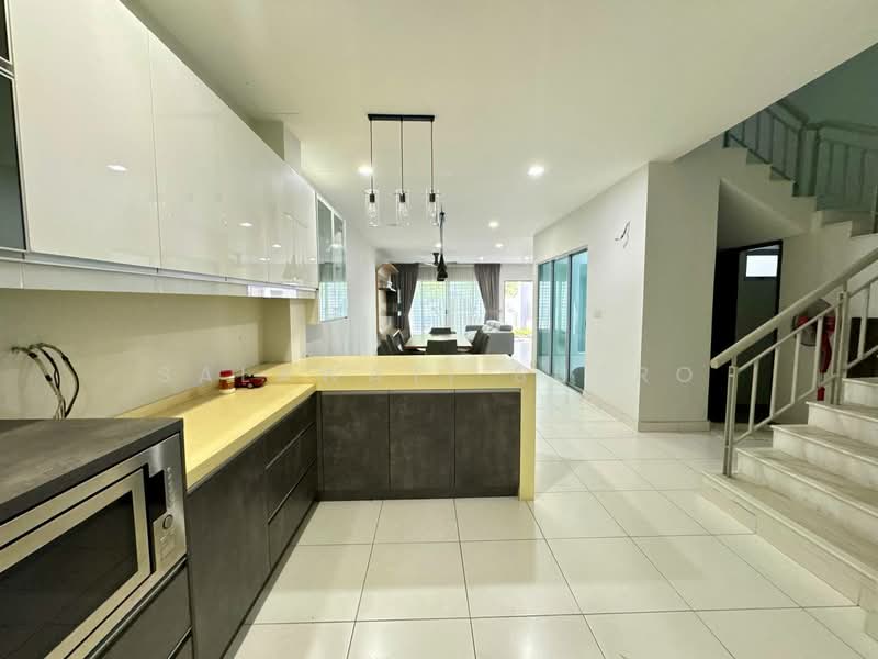 3-storey Terraced House for Sale in Denai Alam (Shah Alam) - Salawati Busro - Kitchen - PropertyGuru.com.my