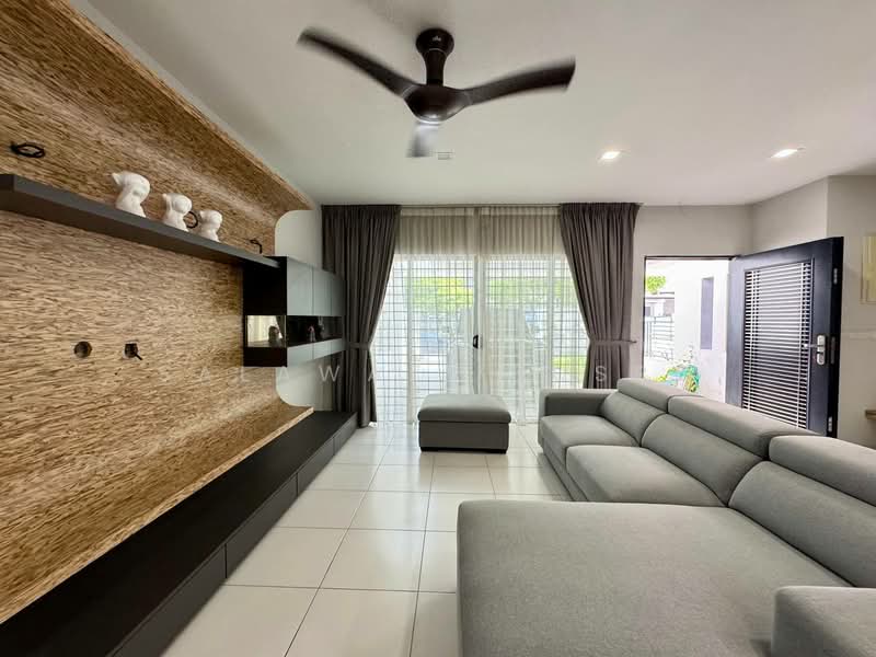 3-storey Terraced House for Sale in Denai Alam (Shah Alam) - Salawati Busro - Living Room - PropertyGuru.com.my