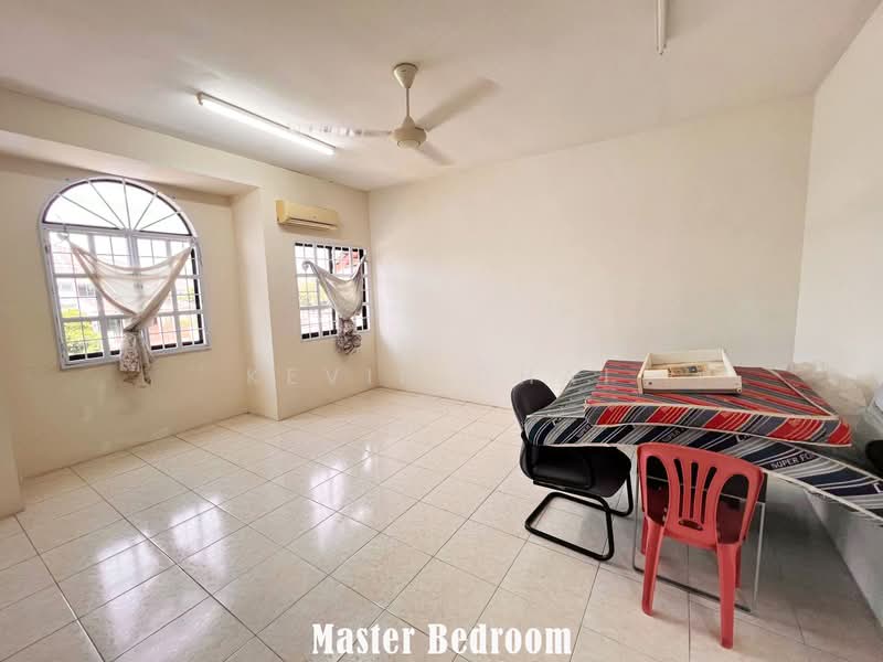 2-storey Terraced House for Sale in Kampar (Perak) - Kevin Chai - Master Bedroom - PropertyGuru.com.my