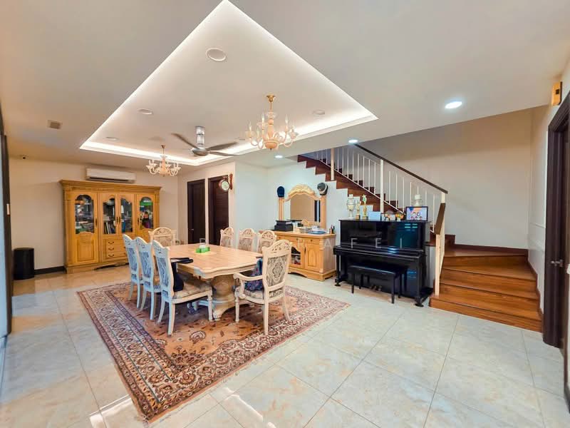 Semi-Detached House for Sale in Taman Tropika (Bangi) - Iqbal Rafei - Dining Room - PropertyGuru.com.my
