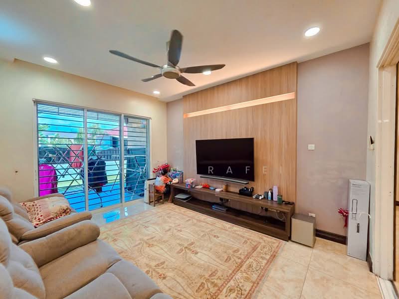 Semi-Detached House for Sale in Taman Tropika (Bangi) - Iqbal Rafei - Living Room - PropertyGuru.com.my