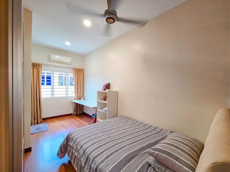 Semi-Detached House for Sale in Taman Tropika (Bangi) - Iqbal Rafei - Bedroom - PropertyGuru.com.my