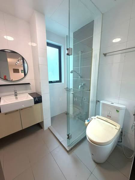 Pangsapuri untuk Disewa di Molek Pine 4 - Alex How - Bathroom - PropertyGuru.com.my
