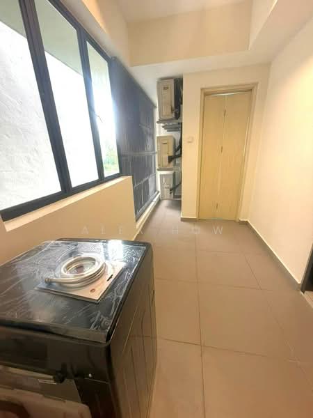 Pangsapuri untuk Disewa di Molek Pine 4 - Alex How - Corridor - PropertyGuru.com.my