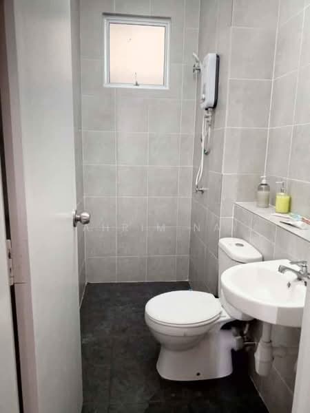 Kondominium untuk Disewa di Residensi Adelia 2 - Syahrim Naim - Bathroom - PropertyGuru.com.my