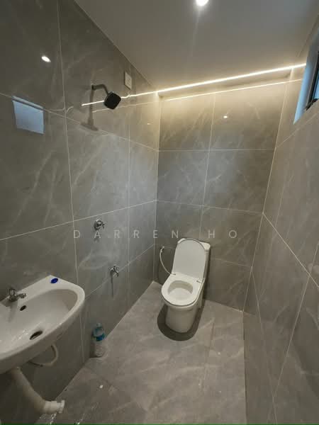 1-storey Terraced House for Sale in Taman Bukit Kempas (Tampoi) - Darren Ho - Bathroom - PropertyGuru.com.my