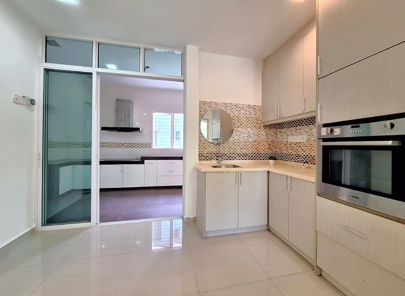 Rumah Teres 2 Tingkat untuk Dijual di Taman Puncak Jalil (Seri Kembangan) - Lily Siow - Kitchen - PropertyGuru.com.my