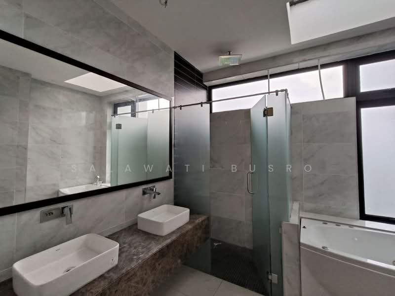 Rumah Teres 3 Tingkat untuk Dijual di Shah Alam (Selangor) - Salawati Busro - Bathroom - PropertyGuru.com.my