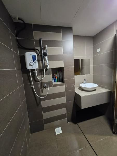 Servis Apartment untuk Disewa di G Residence - Alex How - Bathroom - PropertyGuru.com.my
