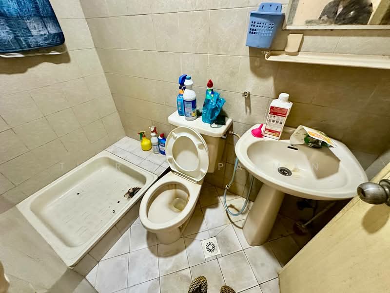 Kondominium untuk Dijual di Villa Putra - Thoriq Suparman - Bathroom - PropertyGuru.com.my
