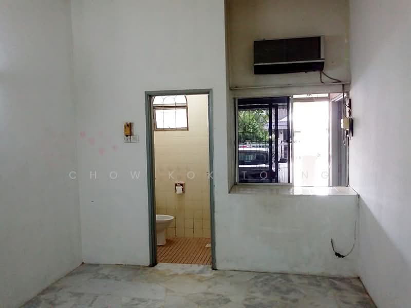 Rumah Teres 1 Tingkat untuk Dijual di Puchong (Selangor) - Chow Kok Toong - Bathroom - PropertyGuru.com.my