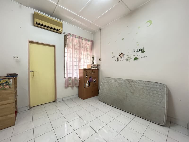 2-storey Terraced House for Sale in Bandar Mahkota Cheras (Cheras) - Ray Chan - Bedroom - PropertyGuru.com.my