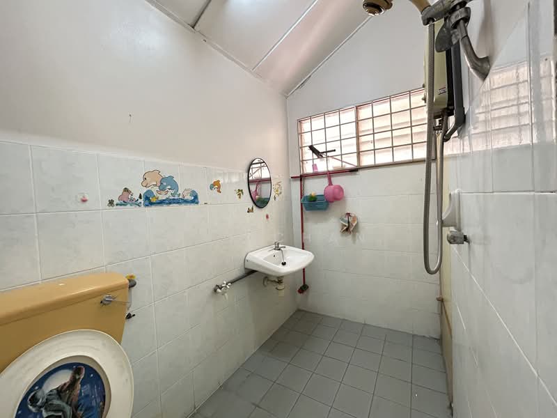 2-storey Terraced House for Sale in Bandar Mahkota Cheras (Cheras) - Ray Chan - Bathroom - PropertyGuru.com.my