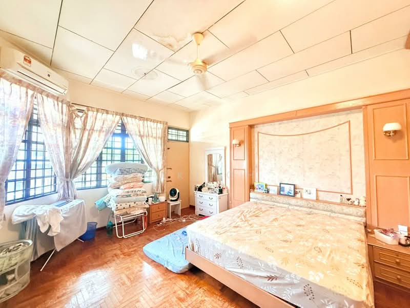 2-storey Terraced House for Sale in Taman Daya (Johor Bahru) - Kiki Oh - Bedroom - PropertyGuru.com.my