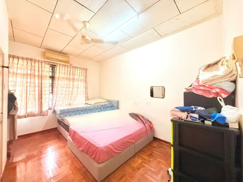 2-storey Terraced House for Sale in Taman Daya (Johor Bahru) - Kiki Oh - Bedroom - PropertyGuru.com.my
