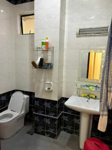 Rumah Berkembar untuk Dijual di Taman Segar Perdana (Cheras) - Kweenie Chong - Bathroom - PropertyGuru.com.my