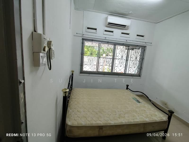 1-storey Terraced House for Rent in Taman Abad (Johor Bahru) - Sue Jin Tee - Bedroom - PropertyGuru.com.my