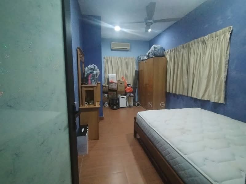 Bungalow for Sale in Kampung Dato Lee Kim Sai (Rawang) - Tris Jong - Bedroom - PropertyGuru.com.my