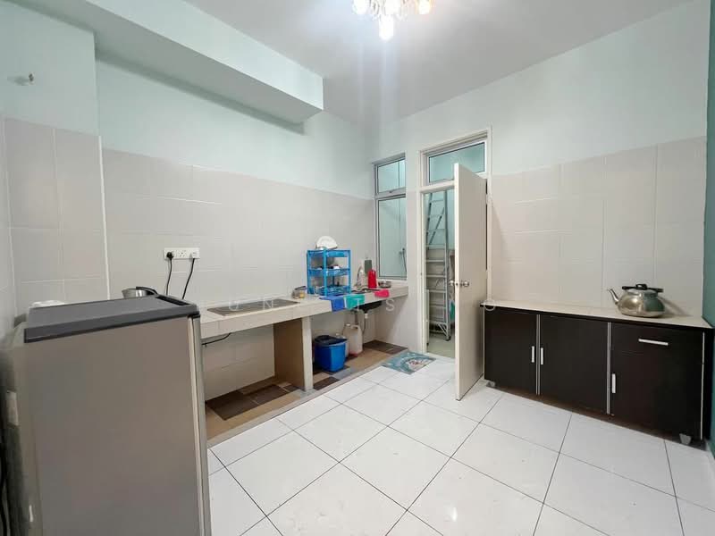 2-storey Terraced House for Sale in Bukit Indah (Iskandar Puteri (Nusajaya)) - June Tseng - Kitchen - PropertyGuru.com.my