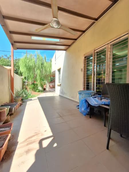 2-storey Terraced House for Sale in Bandar Putra Permai (Seri Kembangan) - Lily Siow - End Lot + Not facing house - PropertyGuru.com.my