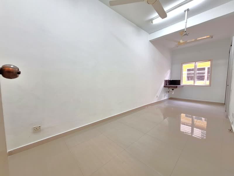 2-storey Terraced House for Sale in Bandar Putra Permai (Seri Kembangan) - Lily Siow - Interior - PropertyGuru.com.my