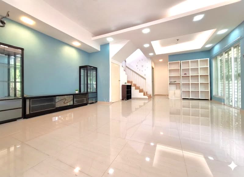 2-storey Terraced House for Sale in Bandar Putra Permai (Seri Kembangan) - Lily Siow - Living Room - PropertyGuru.com.my