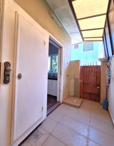 2-storey Terraced House for Sale in Bandar Putra Permai (Seri Kembangan) - Lily Siow - Kitchen - PropertyGuru.com.my
