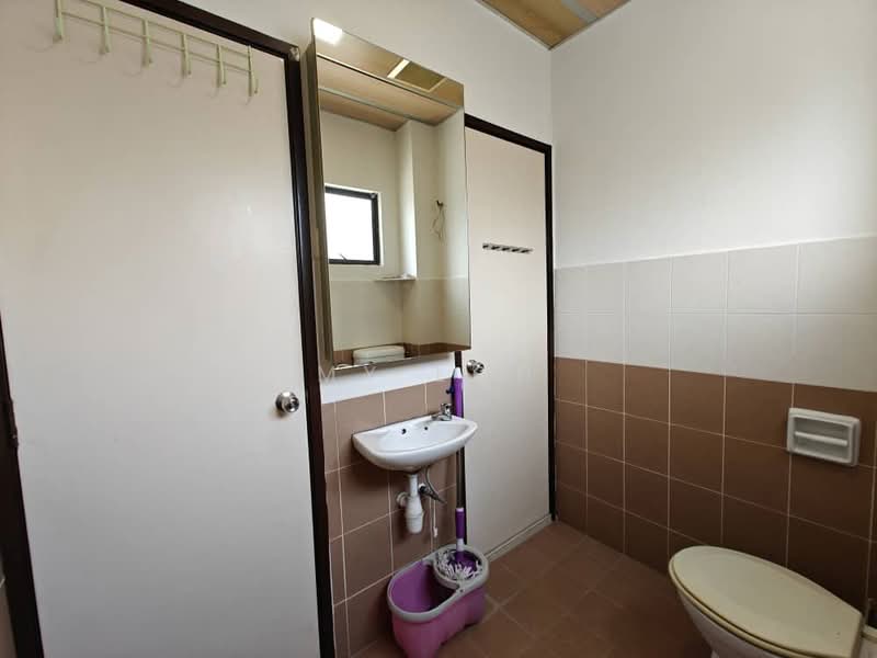 Rumah Teres 2.5 Tingkat untuk Disewa di Paragon Utama (Selayang) - MY Loh - Bathroom - PropertyGuru.com.my