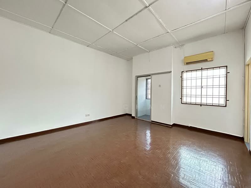 2-storey Terraced House for Sale in Bandar Mahkota Cheras (Cheras) - Ray Chan - Living Room - PropertyGuru.com.my