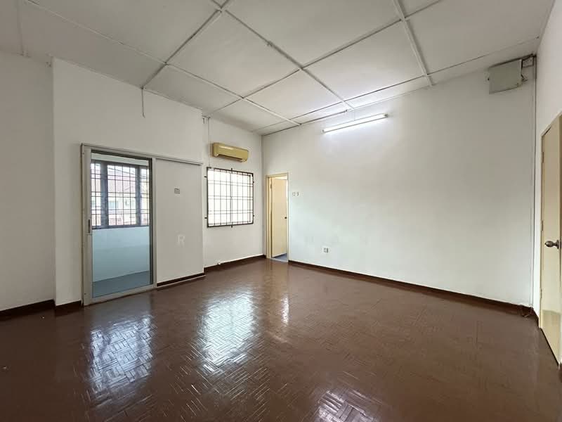2-storey Terraced House for Sale in Bandar Mahkota Cheras (Cheras) - Ray Chan - Living Room - PropertyGuru.com.my