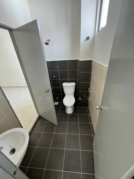 Terraced House for Rent in Port Dickson (Negeri Sembilan) - Roy Law - Bathroom - PropertyGuru.com.my