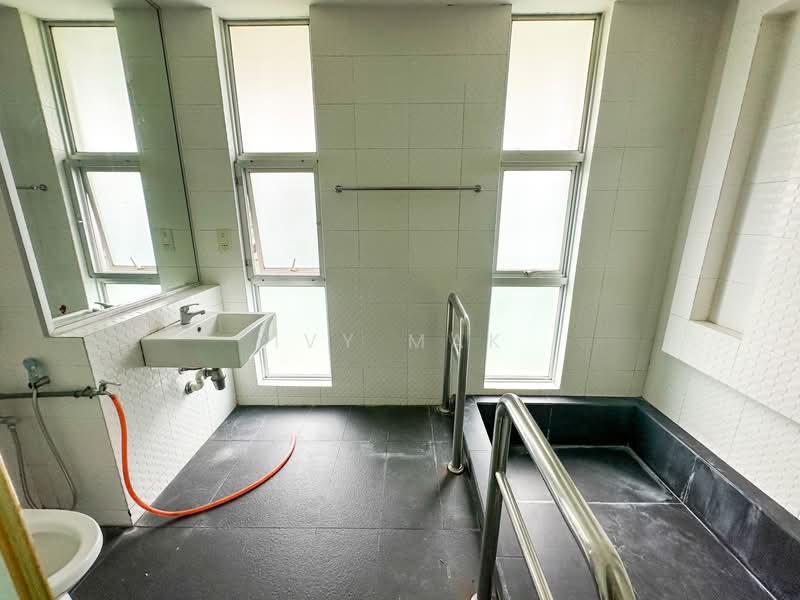 Kondominium untuk Dijual di USJ One Avenue Condo - Ivy Mak - Bathroom - PropertyGuru.com.my