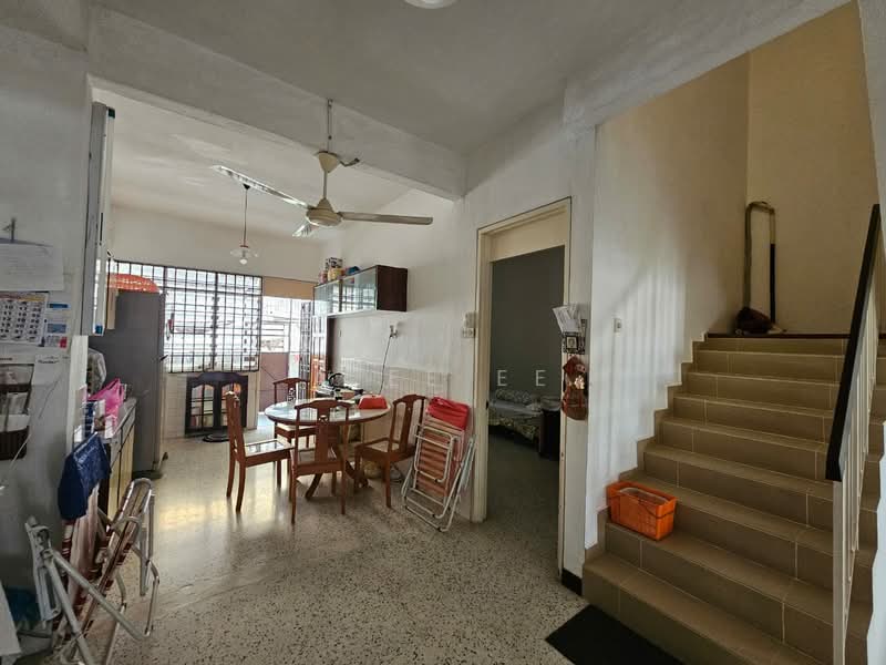 2-storey Terraced House for Sale in Island Glades (Jelutong) - A Ee Ee - Kitchen - PropertyGuru.com.my