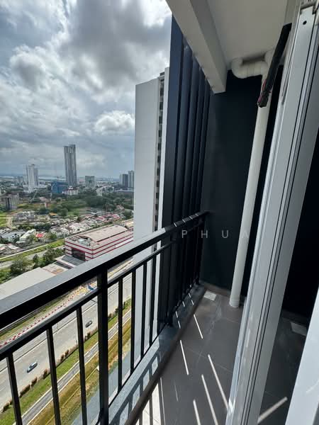 Servis Apartment untuk Disewa di TRELLIS RESIDENCES - Tommy Phua - Balcony - PropertyGuru.com.my