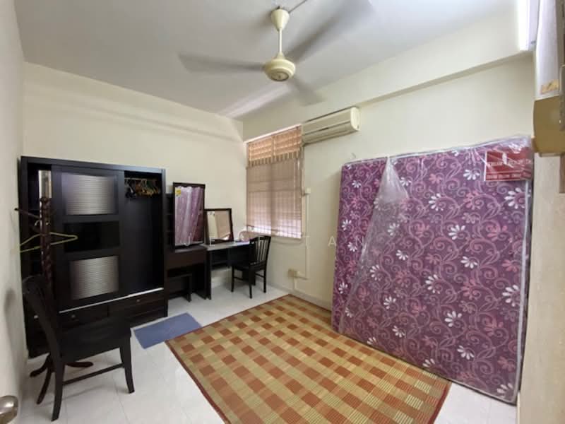 Flat for Sale at Taman Sri Setia - Jeff Tan - Bedroom - PropertyGuru.com.my