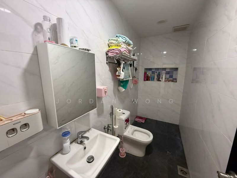 Rumah Teres 1 Tingkat untuk Disewa di Taman Puteri Wangsa (Ulu Tiram) - Jordan Wong - Bathroom - PropertyGuru.com.my